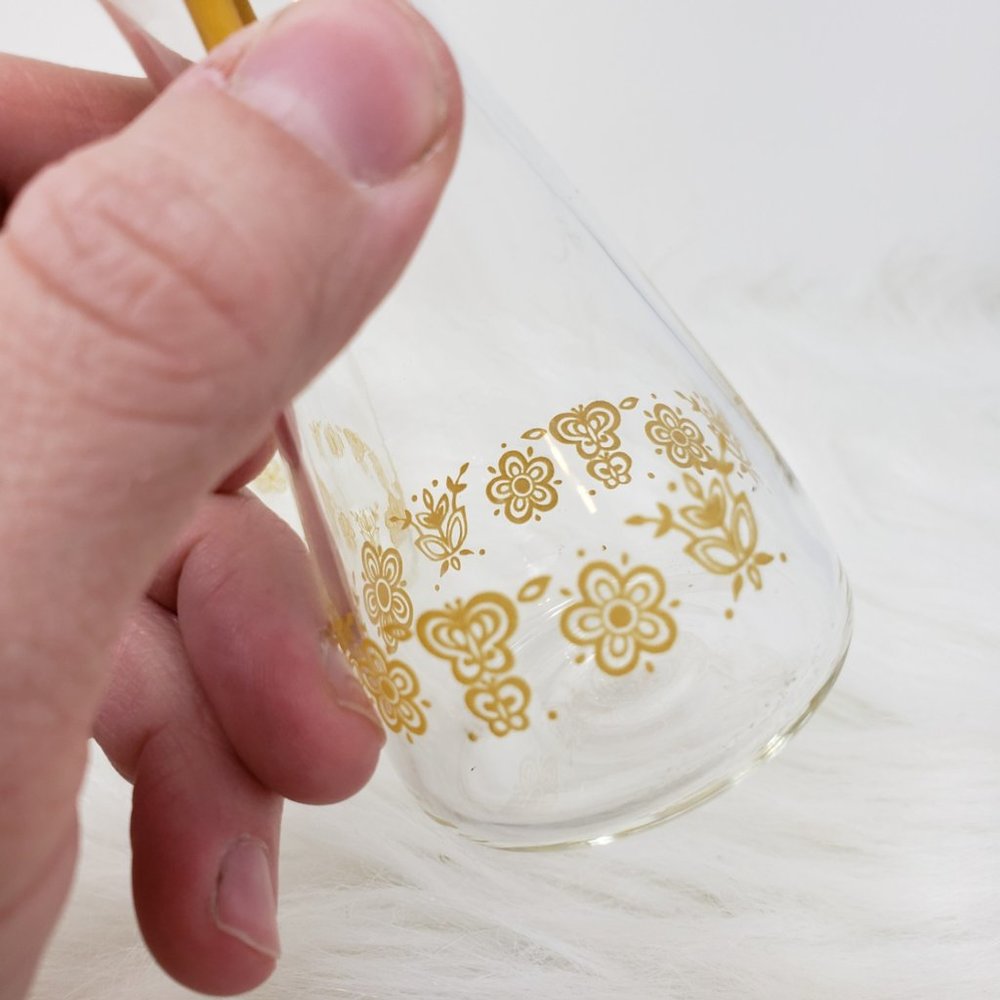 Vintage Pyrex Hourglass Salt And Pepper Shaker Set - Picture 4 of 8